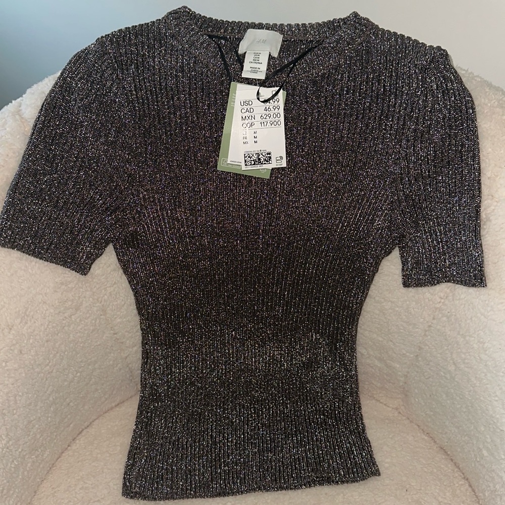 Metallic short sleeve top, new
